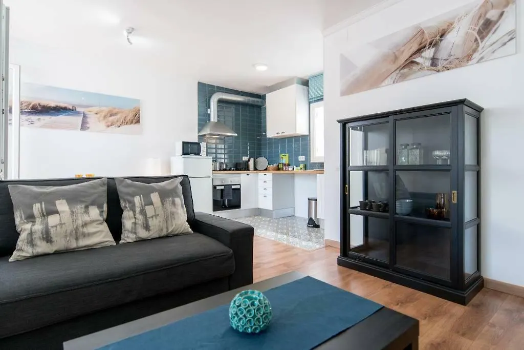 Apartamento Sunny Atic With Terrace - Close To Camp Nou And Bcn Fair L'Hospitalet de Llobregat